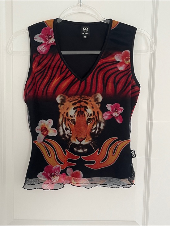 XOXO Tops - XOXO Black & Red Tiger Graphic V-Neck Tank